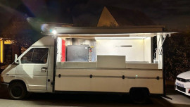 Renault trafic food truck camion pizza Houilles