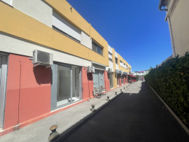 SAINT-LAURENT-DU-VAR - Local commercial Saint Laurent Du Var