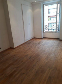 Studio + cave quartier branché Belleville Paris 19ème