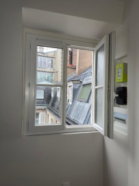 Studio Rénové disponible immédiatement Paris 9ème