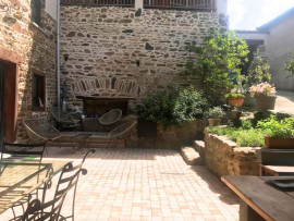 Superbe Corps de Ferme Rénové en Pierre avec Vue Marcenod