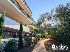 T3 dernier etage avec terrasse et box Marseille 9ème