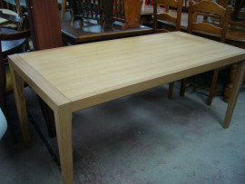 Table en bois naturel, promotion Sartrouville