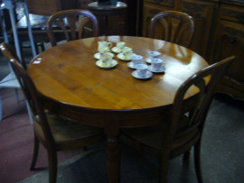 Table et 4 chaises en merisier, promotion Sartrouville