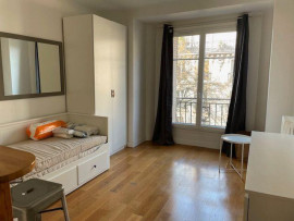 Très beau studio, 21m2, 4eme étage Paris 18ème