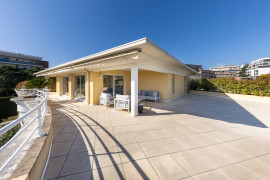 UNIQUE - Antibes résidentiel- Véritable penthouse meublé à l'année - 3 790 € / mois Antibes