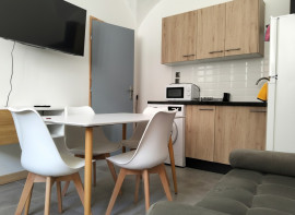VAL-DES-PRÉS – Appartement T2 rénové de 32 m² Val-des-Prés