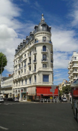 Vichy centre Ville.... Entrée sur les Parcs Vichy