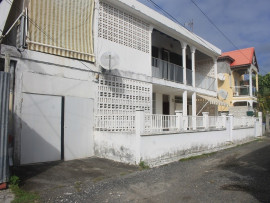 VILLA DE DEUX F4 INDEPENDANTS Sainte-Anne