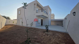 VILLA NEUVE À DJERBA HOUMT SOUK ZONE URBAINE Artins