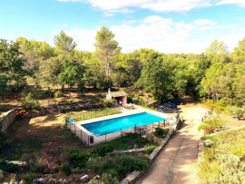 Villa plus Appartement indépendant à Jouques Jouques