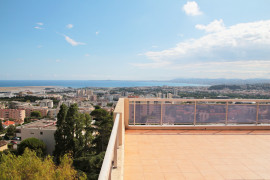 Villa sur le toit Nice Ouest VUE MER au calme avec piscine Nice