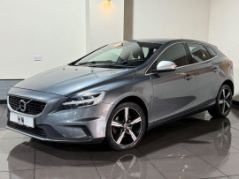 Volvo V40 2.0 T2 R-Design Nav Plus Hatchback 5dr Petrol Manual Euro 6 (s/s) (122 ps) London