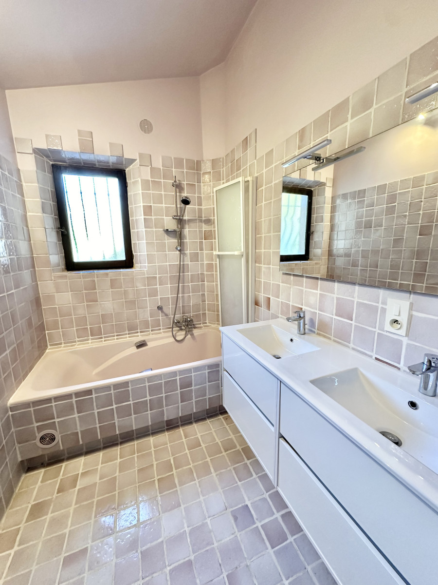 
                                                Vente
                                                 .