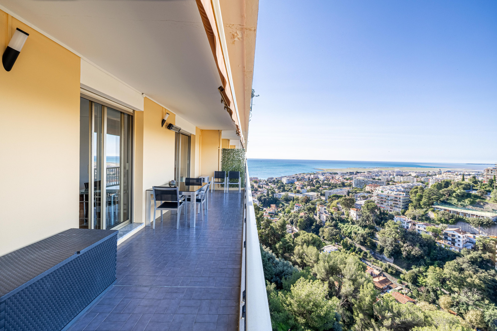 
                                                Vente
                                                 .