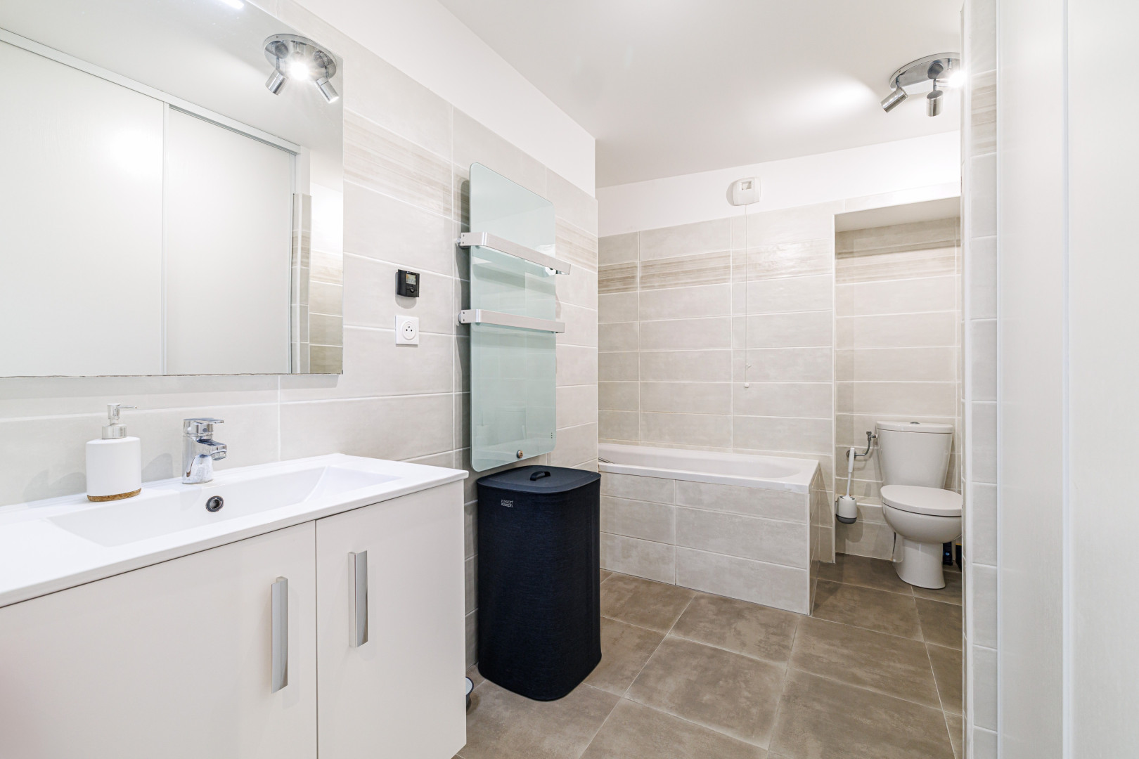 
                                                Vente
                                                 .