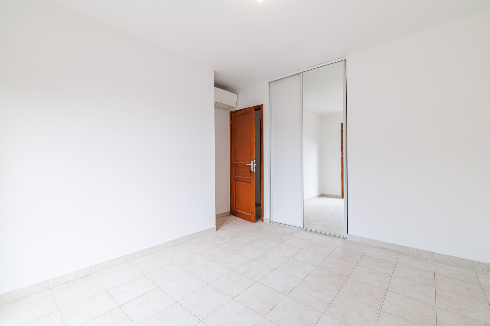 
                                                Vente
                                                 .