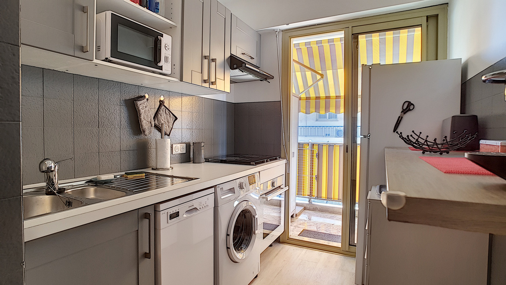 
                                                Vente
                                                 .