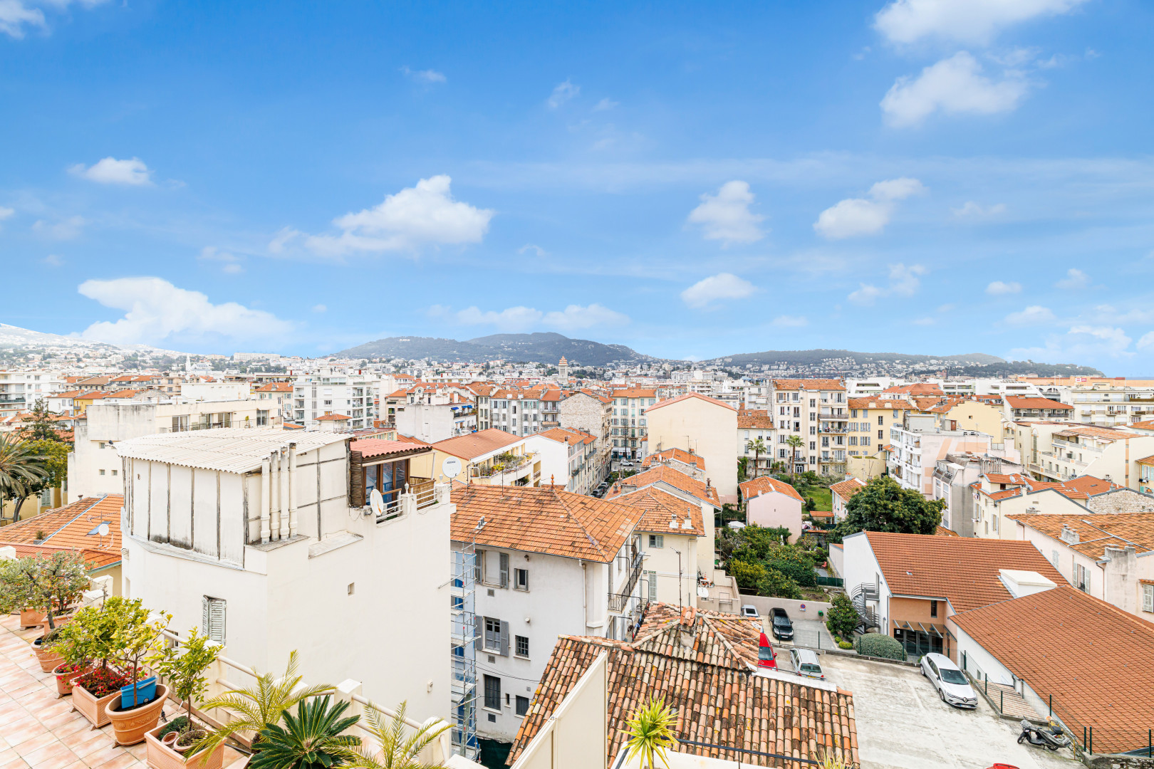 
                                                Vente
                                                 .