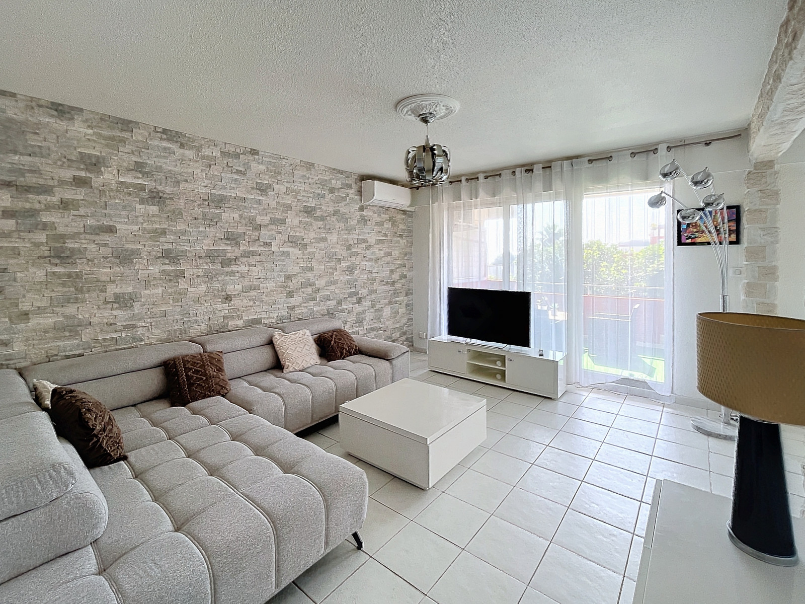 
                                                Vente
                                                 .