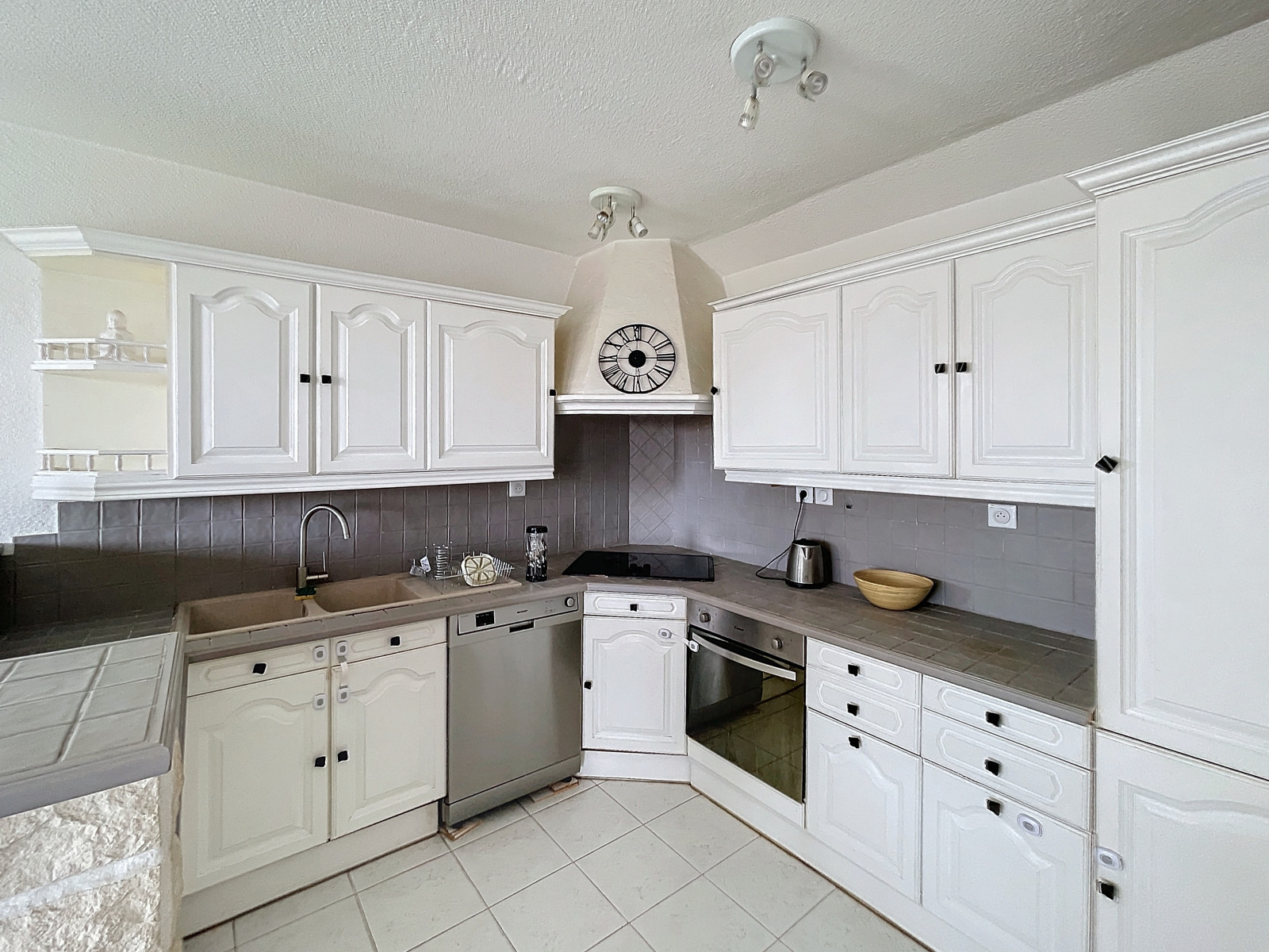 
                                                Vente
                                                 .