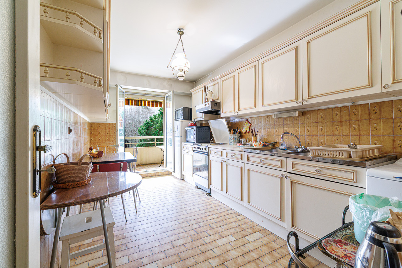 
                                                Vente
                                                 .