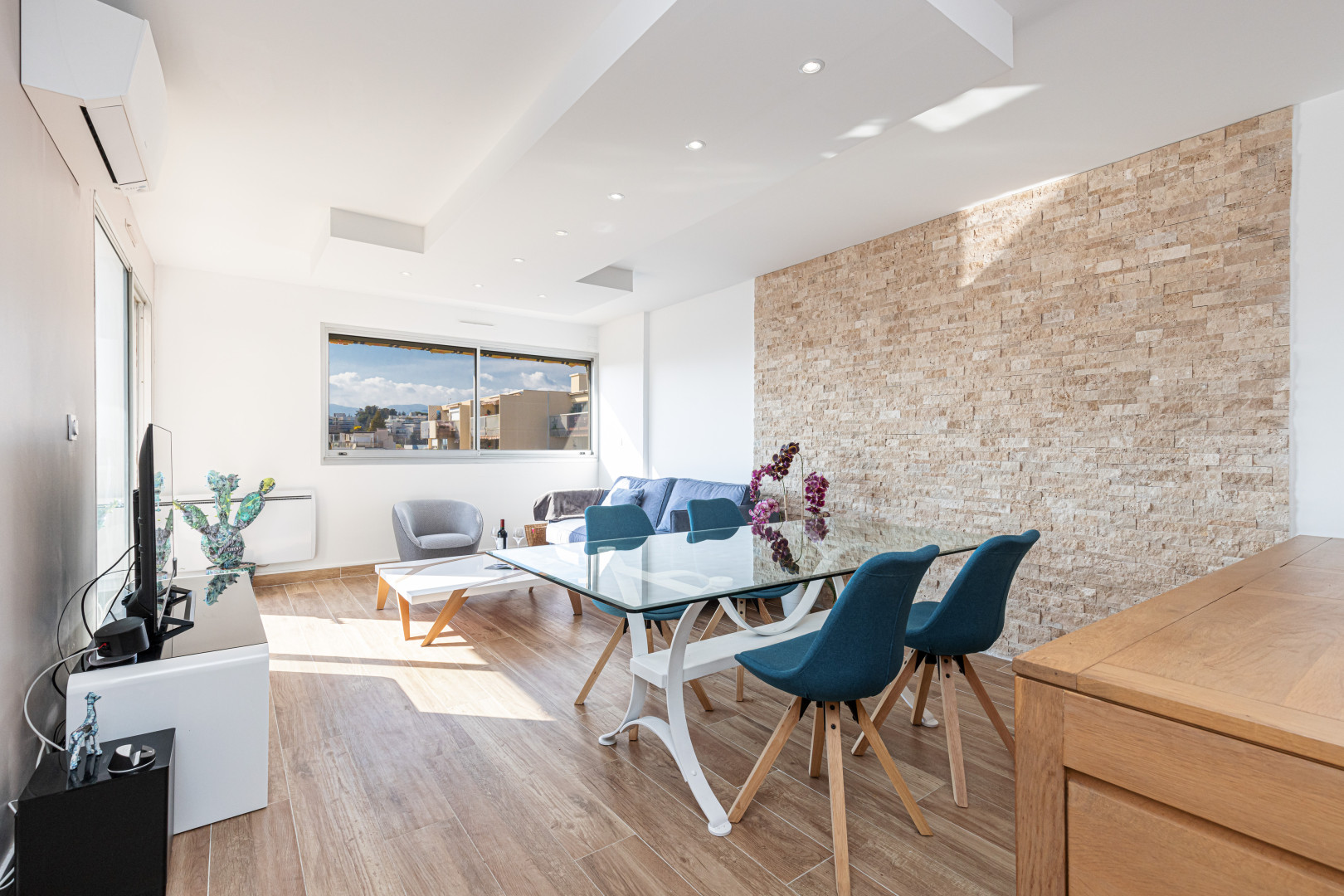 
                                                Vente
                                                 .