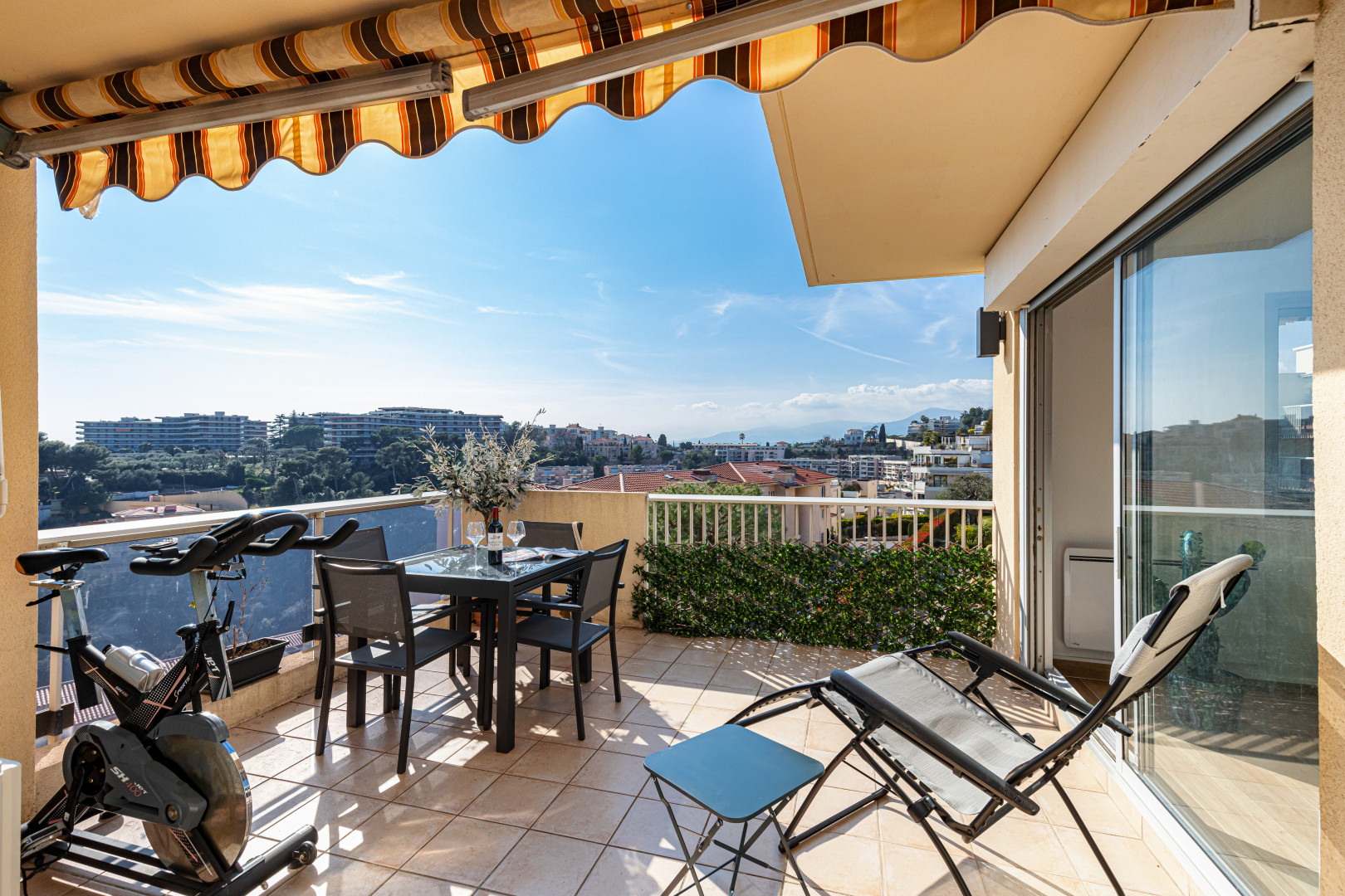 
                                                Vente
                                                 .