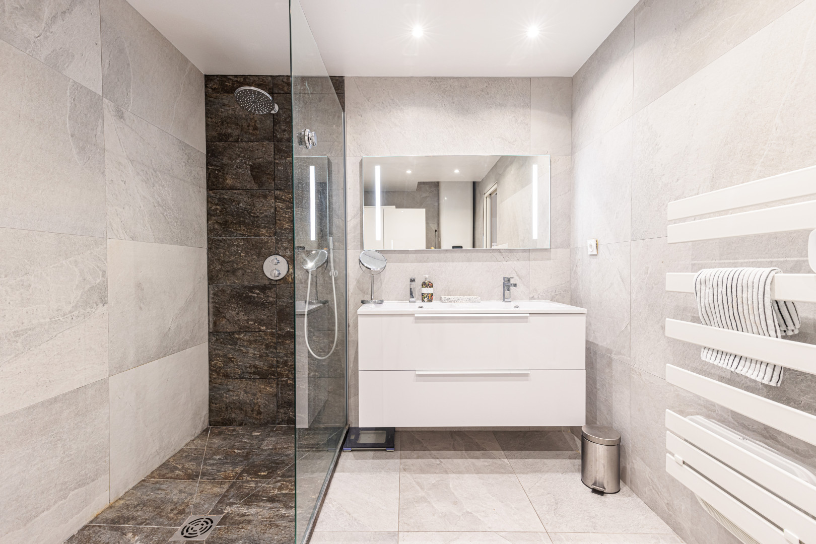 
                                                Vente
                                                 .