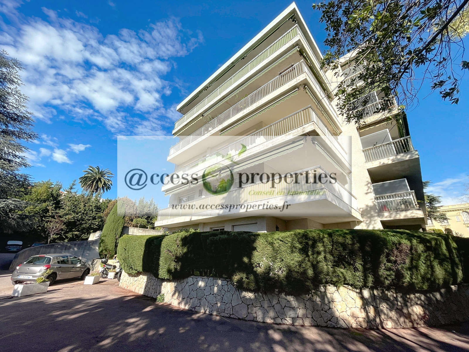 
                                                Vente
                                                 .