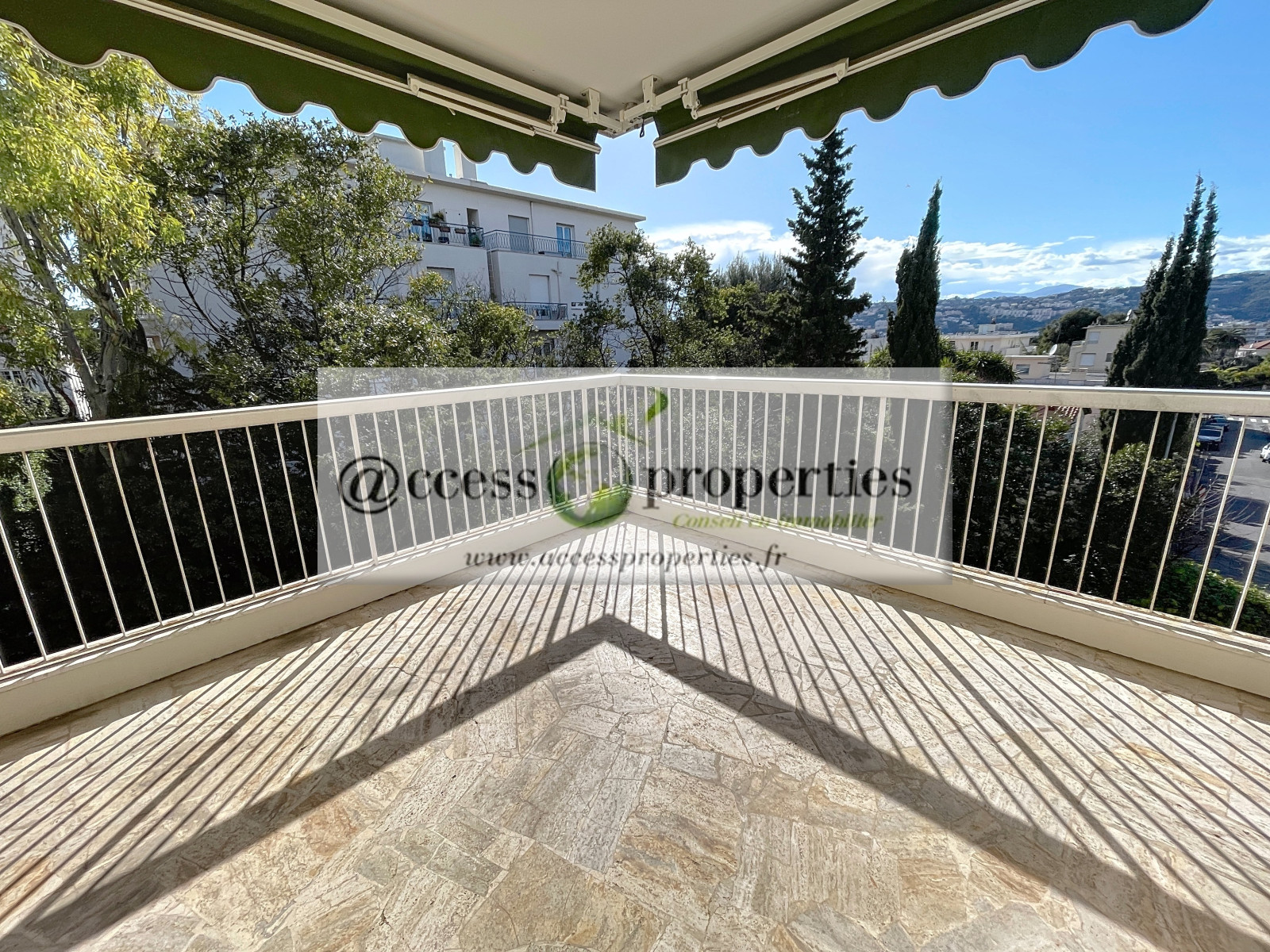 
                                                Vente
                                                 .