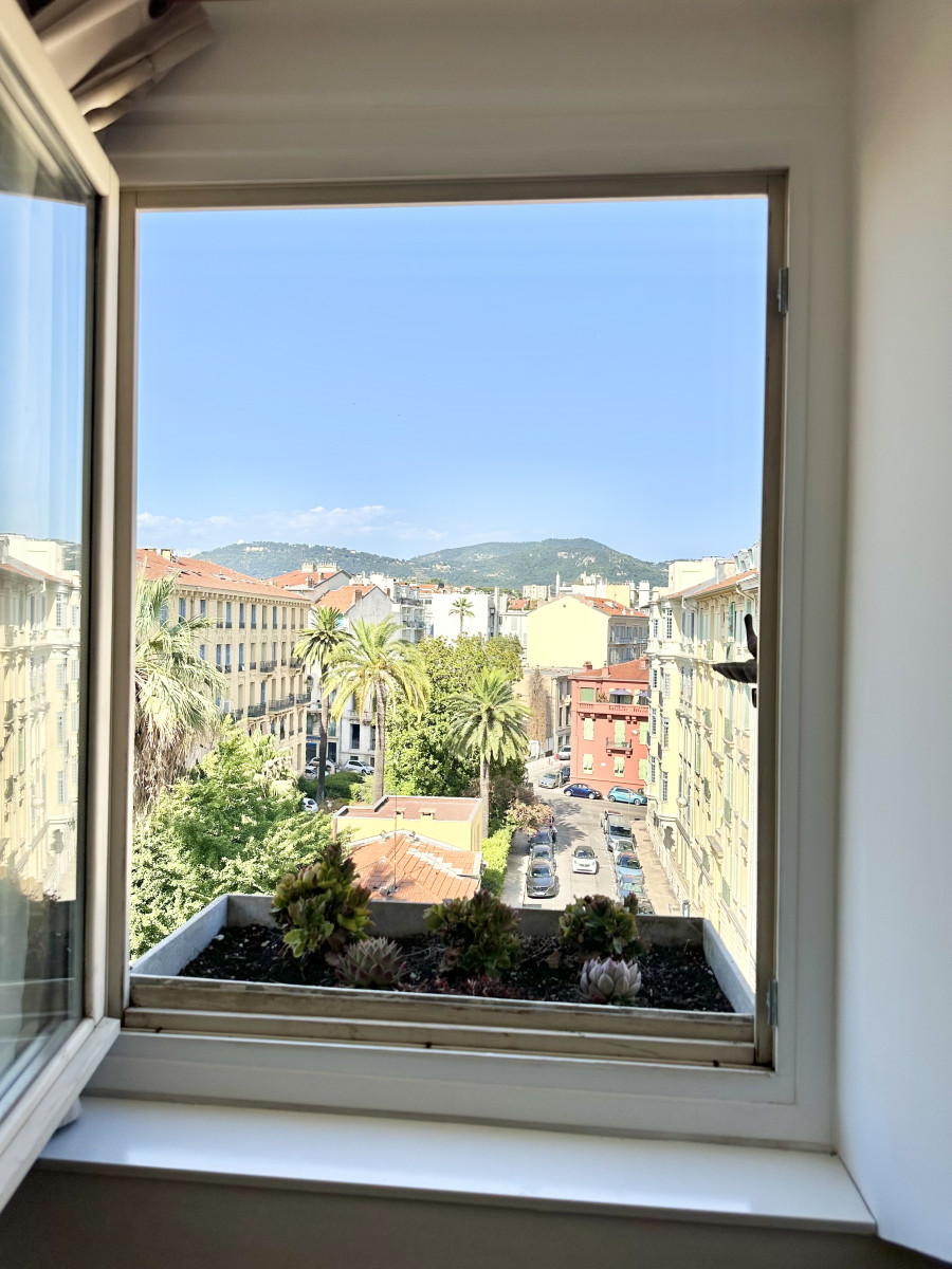 
                                                Vente
                                                 .