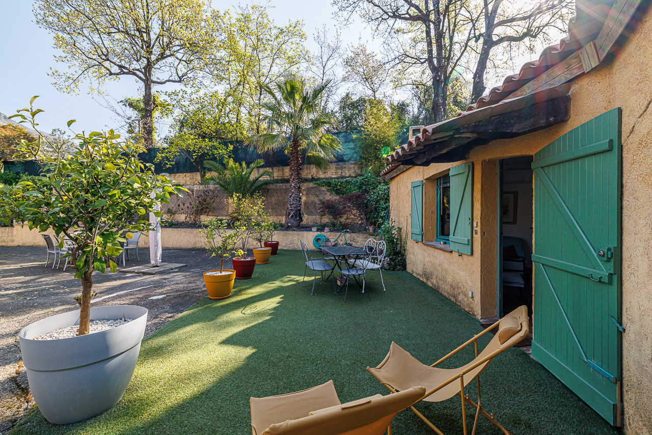 
                                                Vente
                                                 .