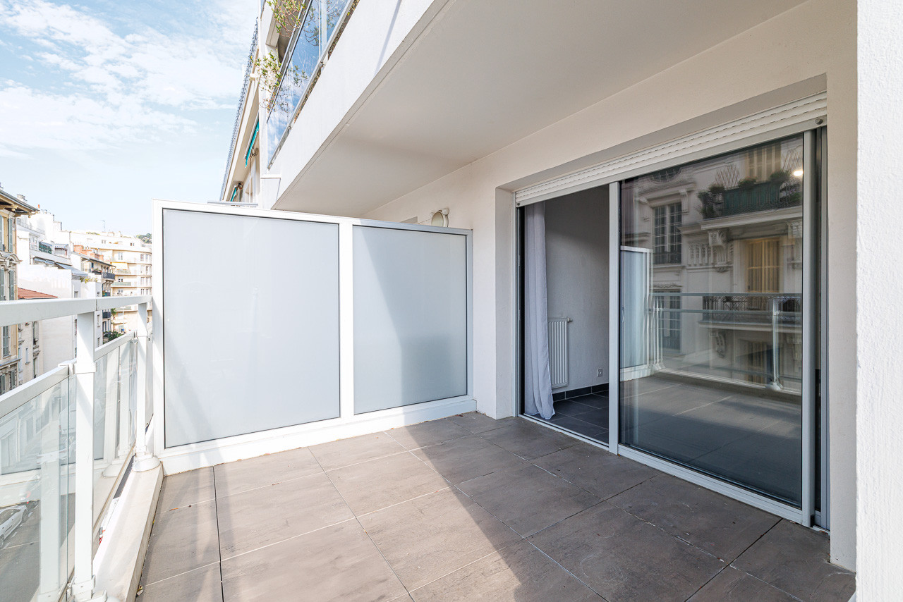 
                                                Vente
                                                 .