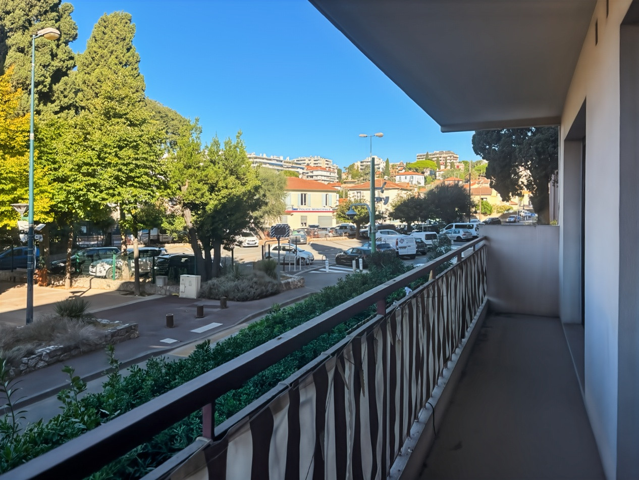 
                                                Vente
                                                 .