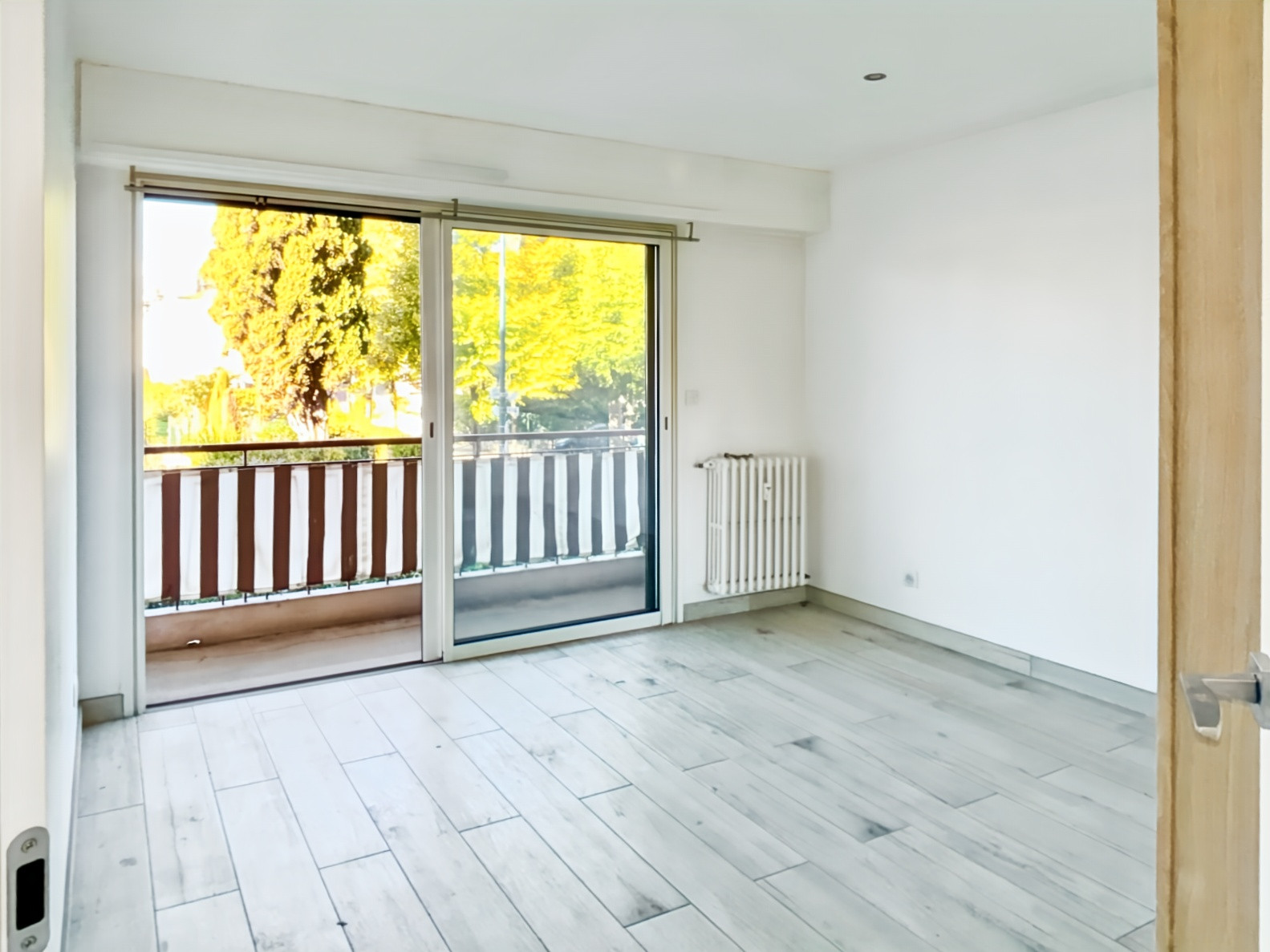 
                                                Vente
                                                 .