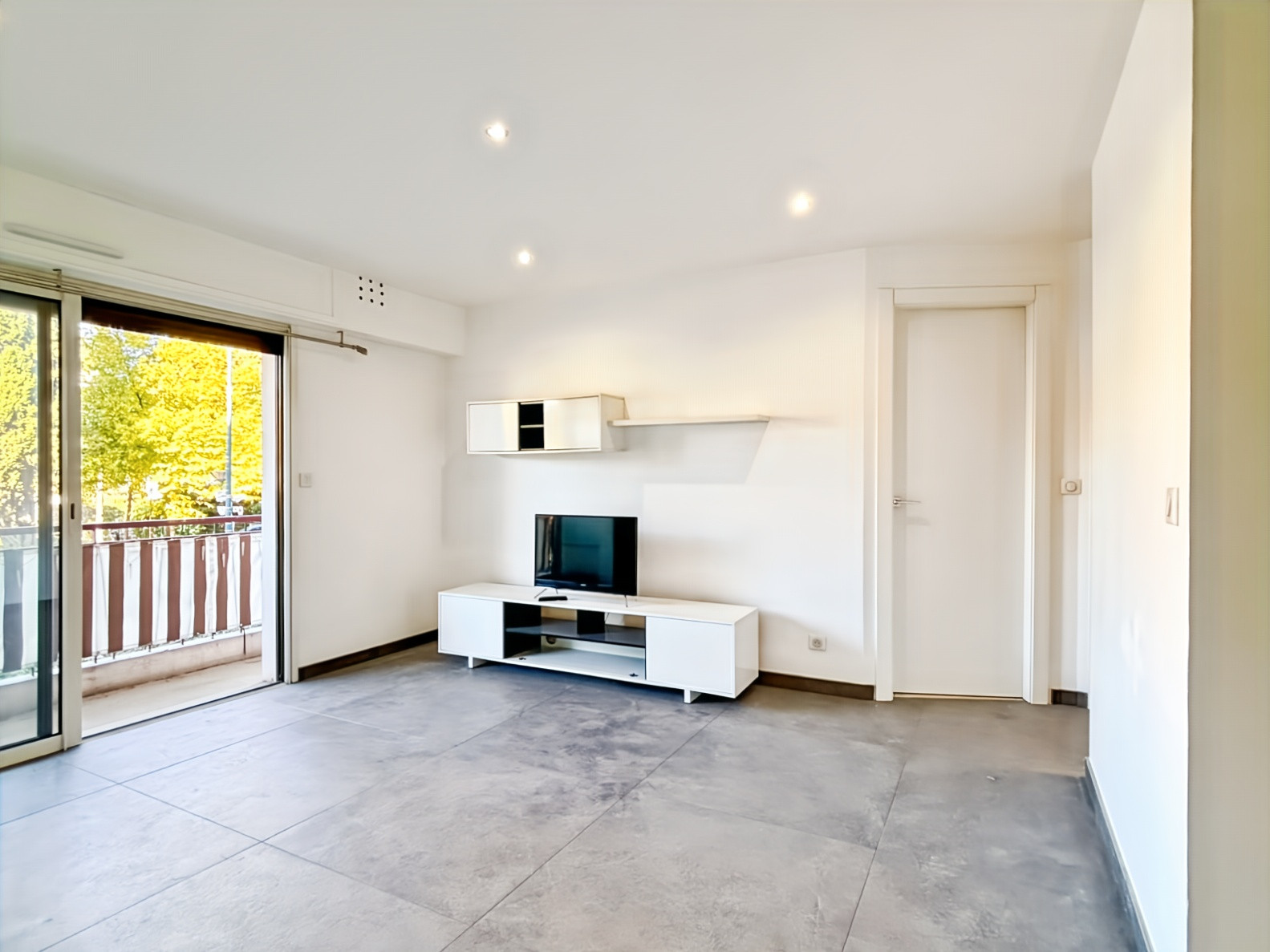 
                                                Vente
                                                 .