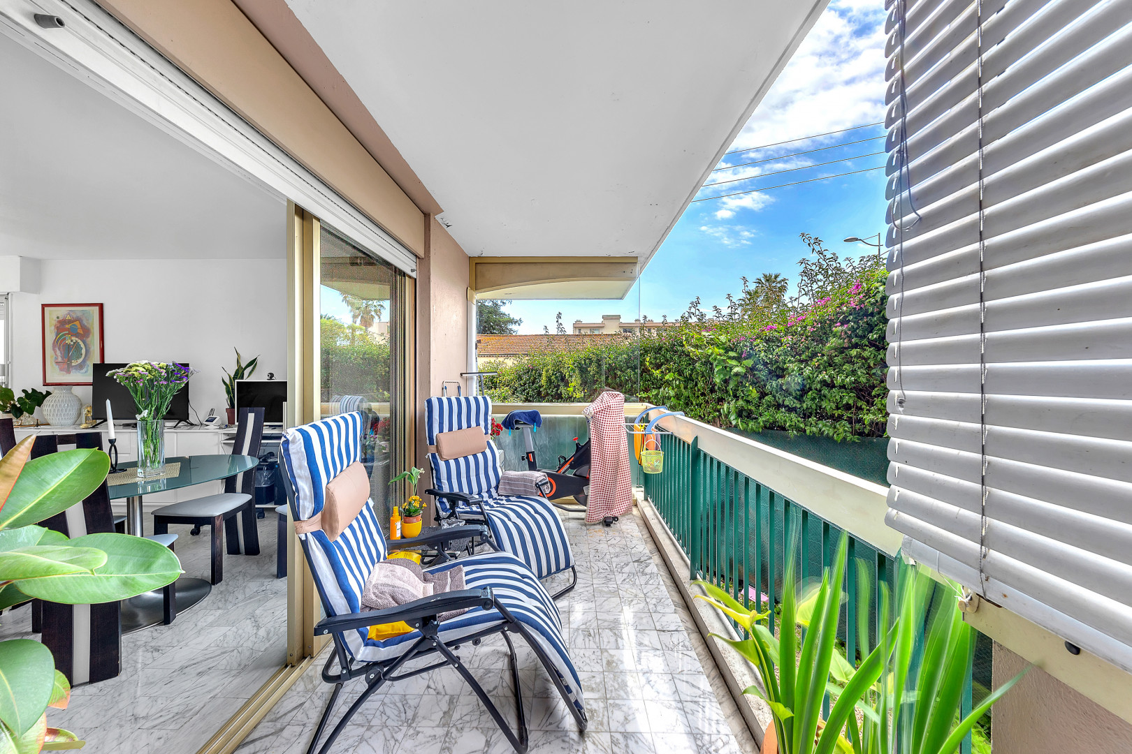 
                                                Vente
                                                 .