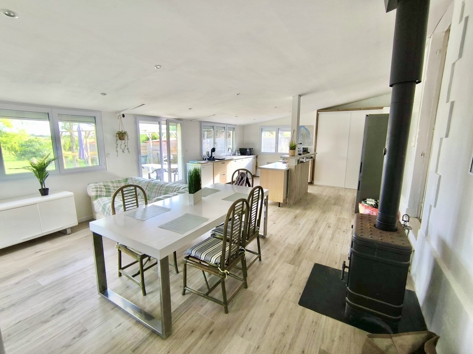 
                                                Vente
                                                 .