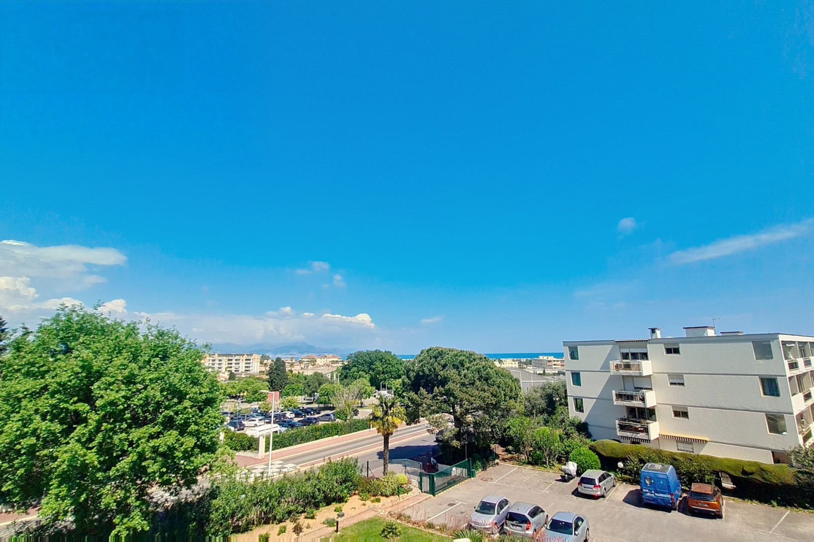 
                                                Vente
                                                 .