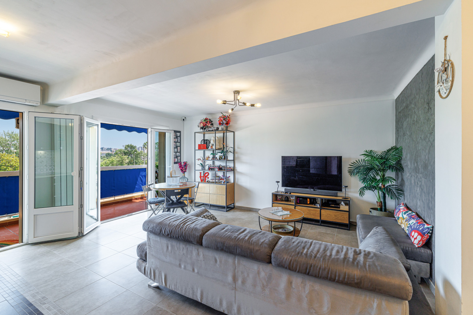 
                                                Vente
                                                 .