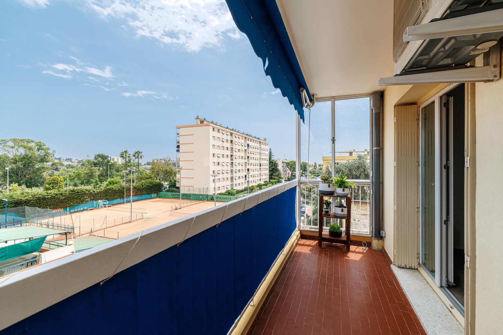 
                                                Vente
                                                 .