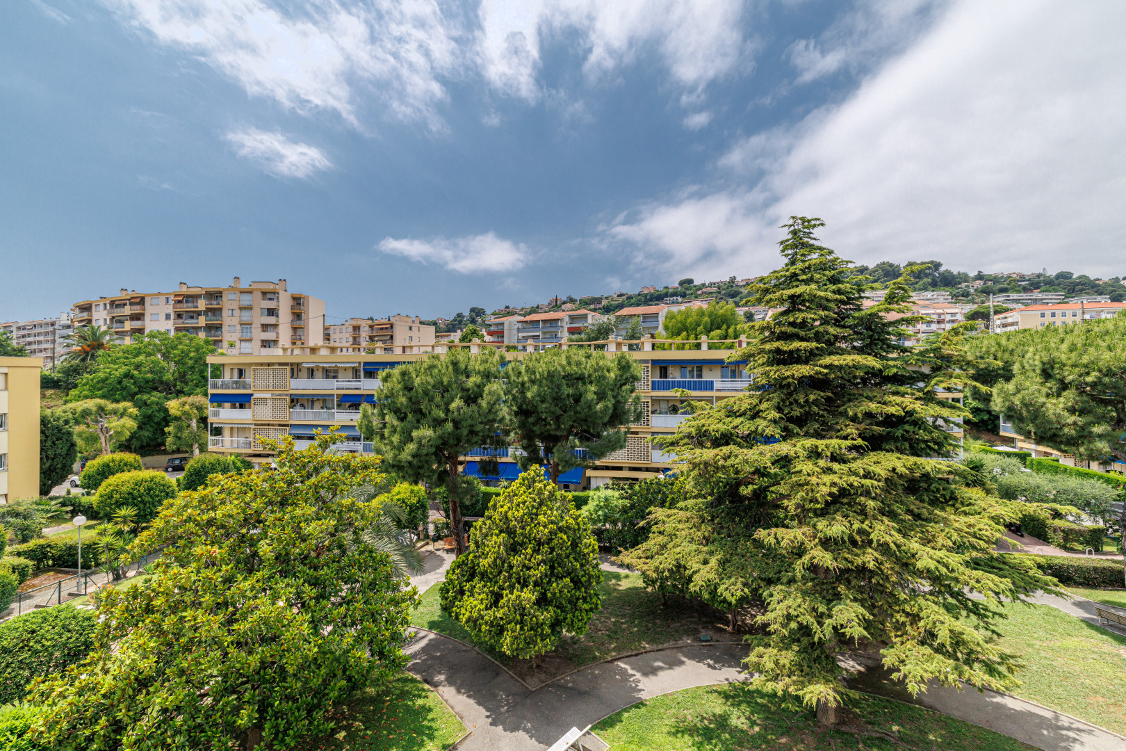 
                                                Vente
                                                 .