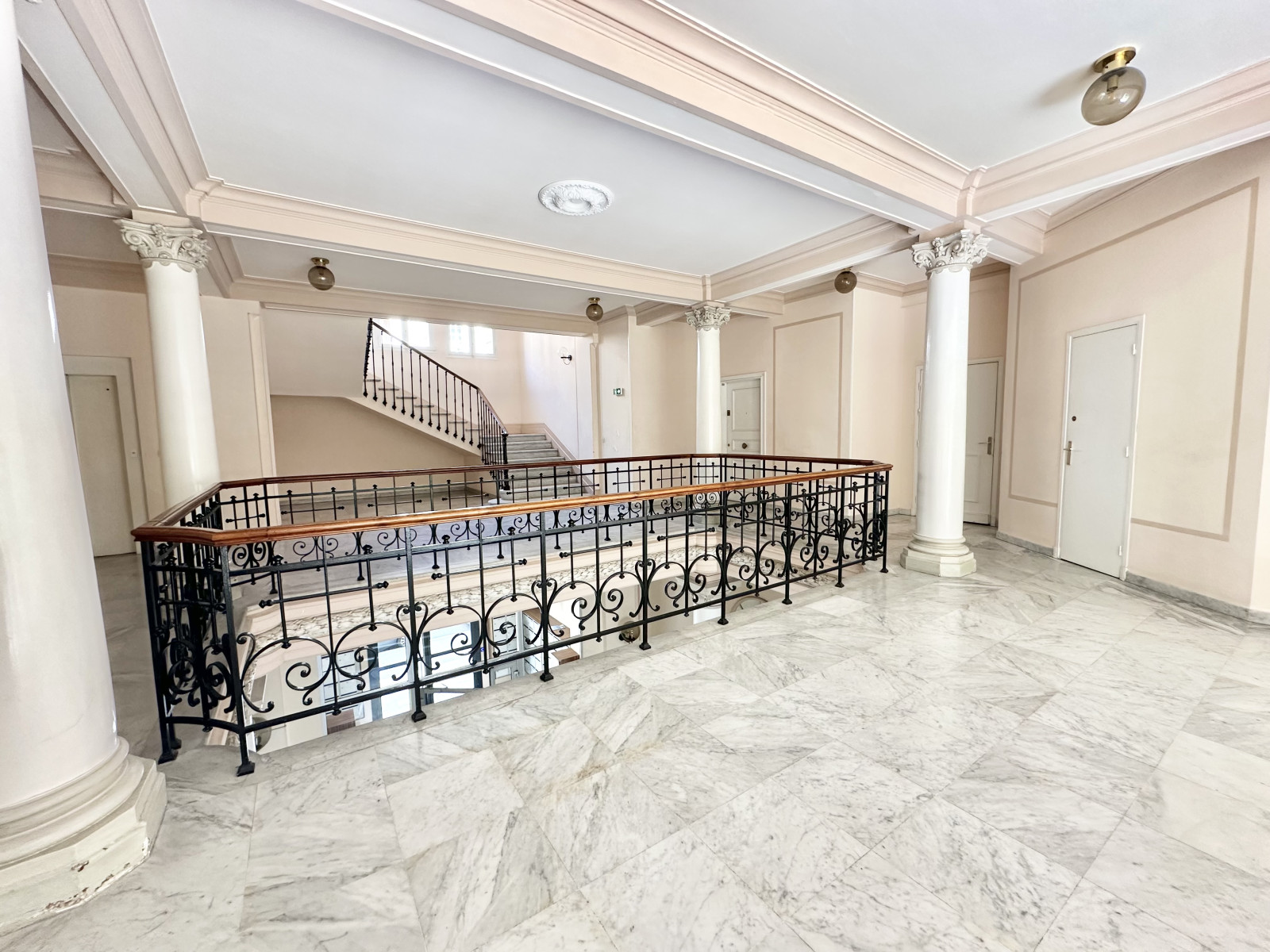 
                                                Vente
                                                 .