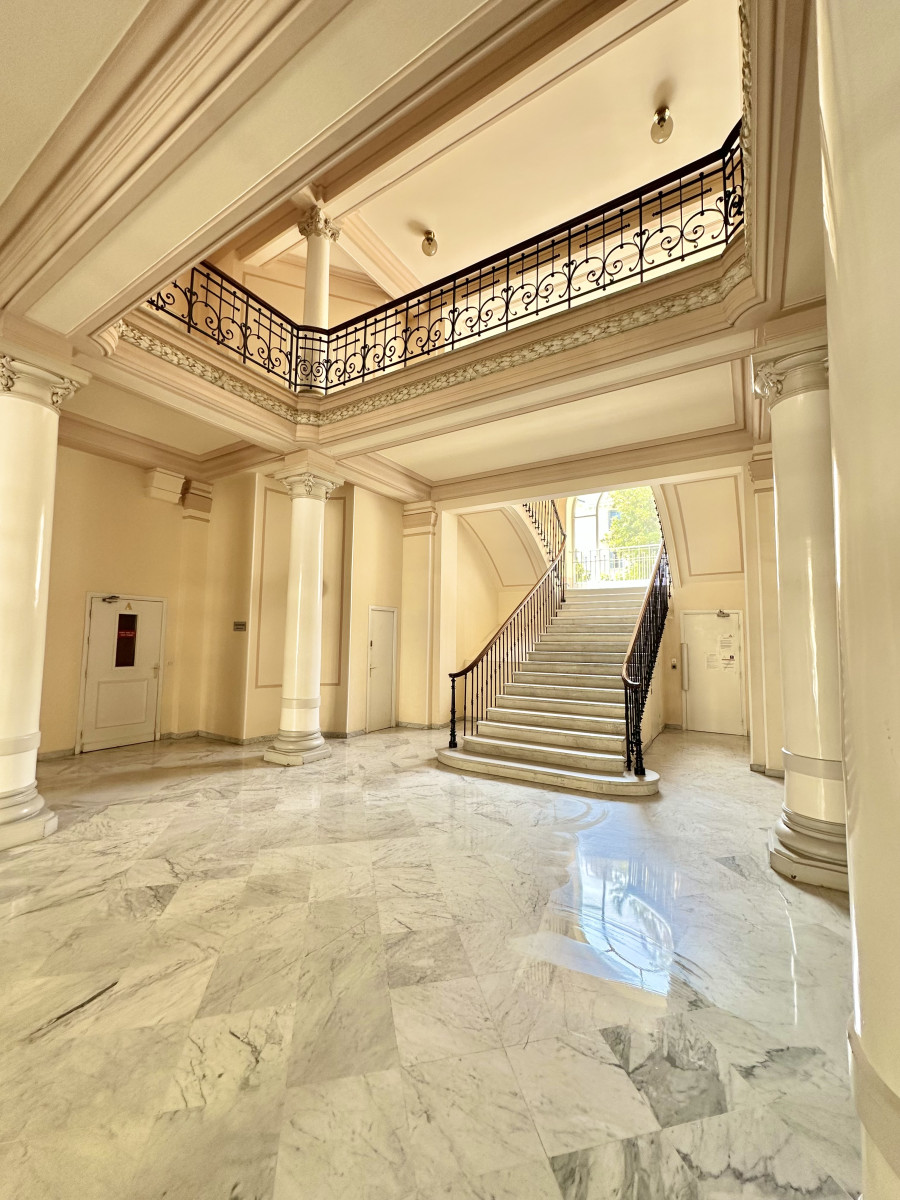 
                                                Vente
                                                 .