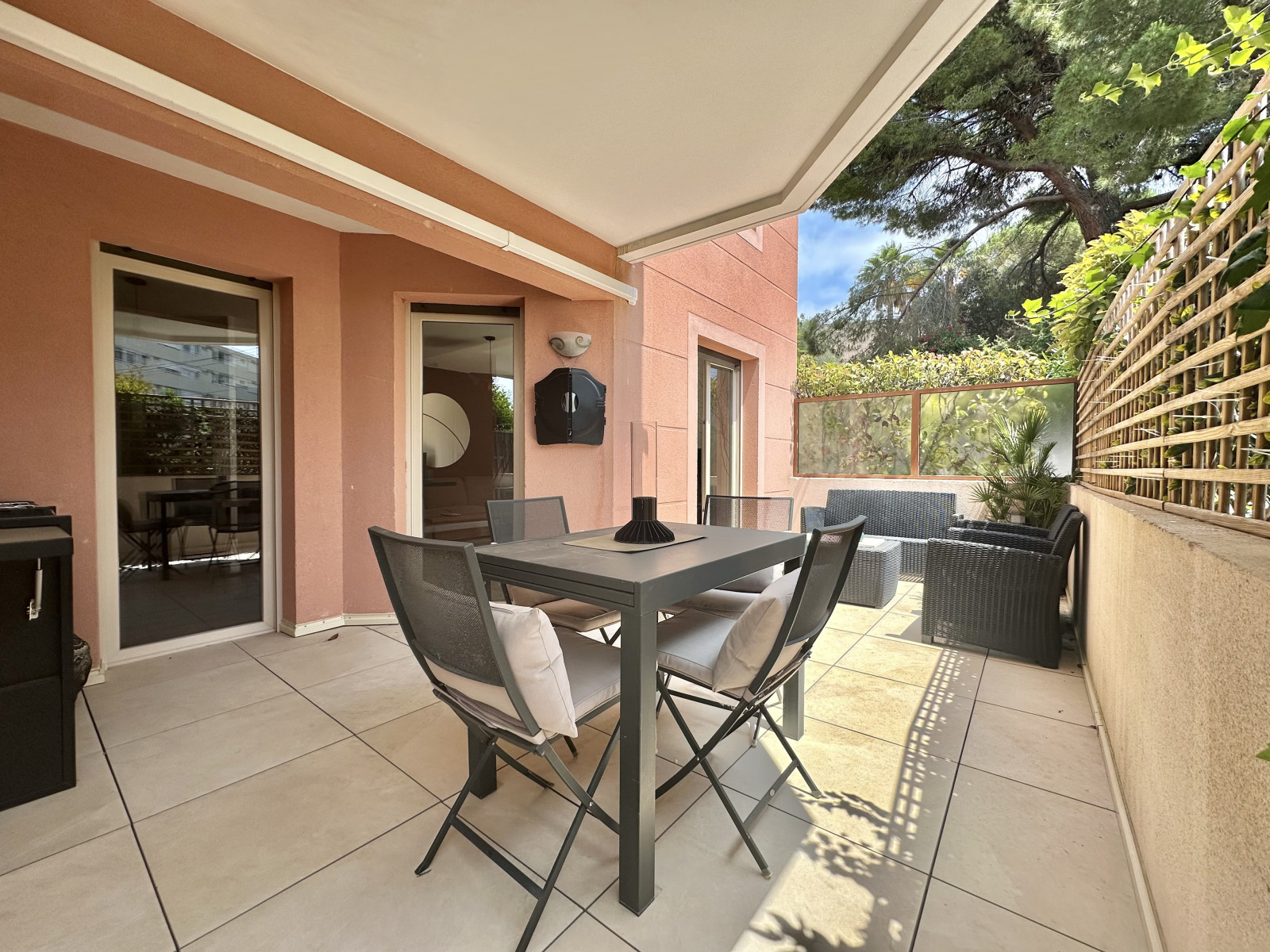 
                                                Vente
                                                 .