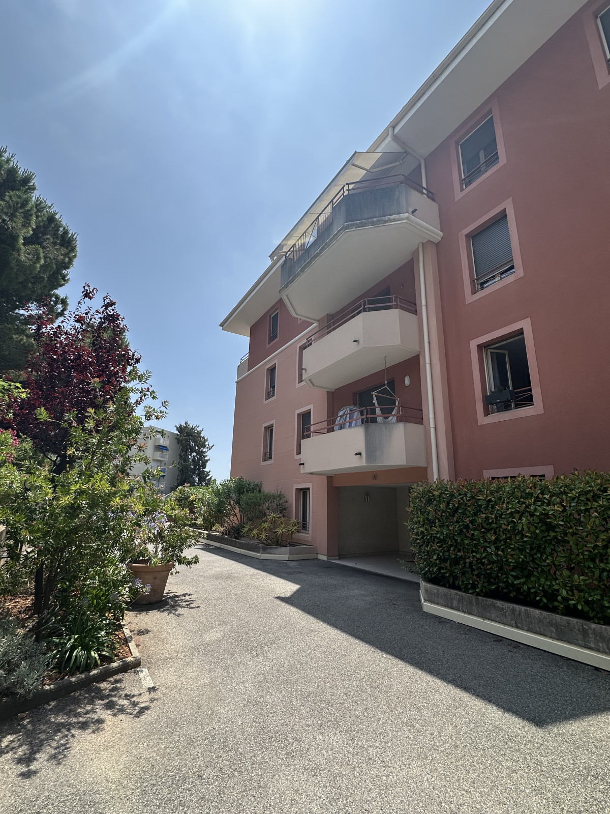 
                                                Vente
                                                 .