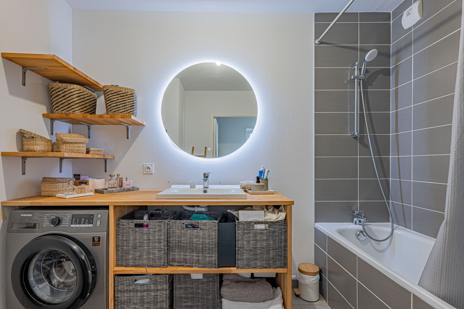 
                                                Vente
                                                 .