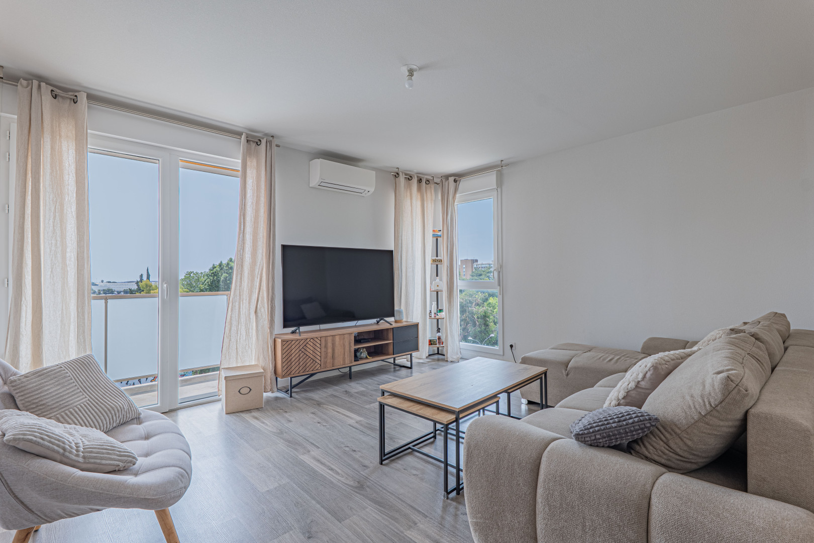 
                                                Vente
                                                 .