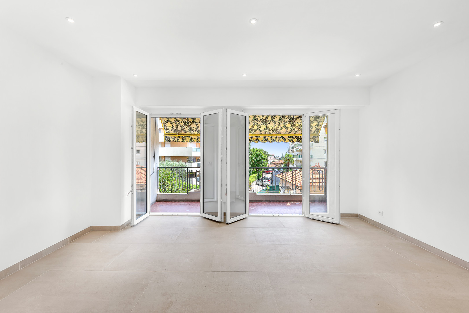 
                                                Vente
                                                 .